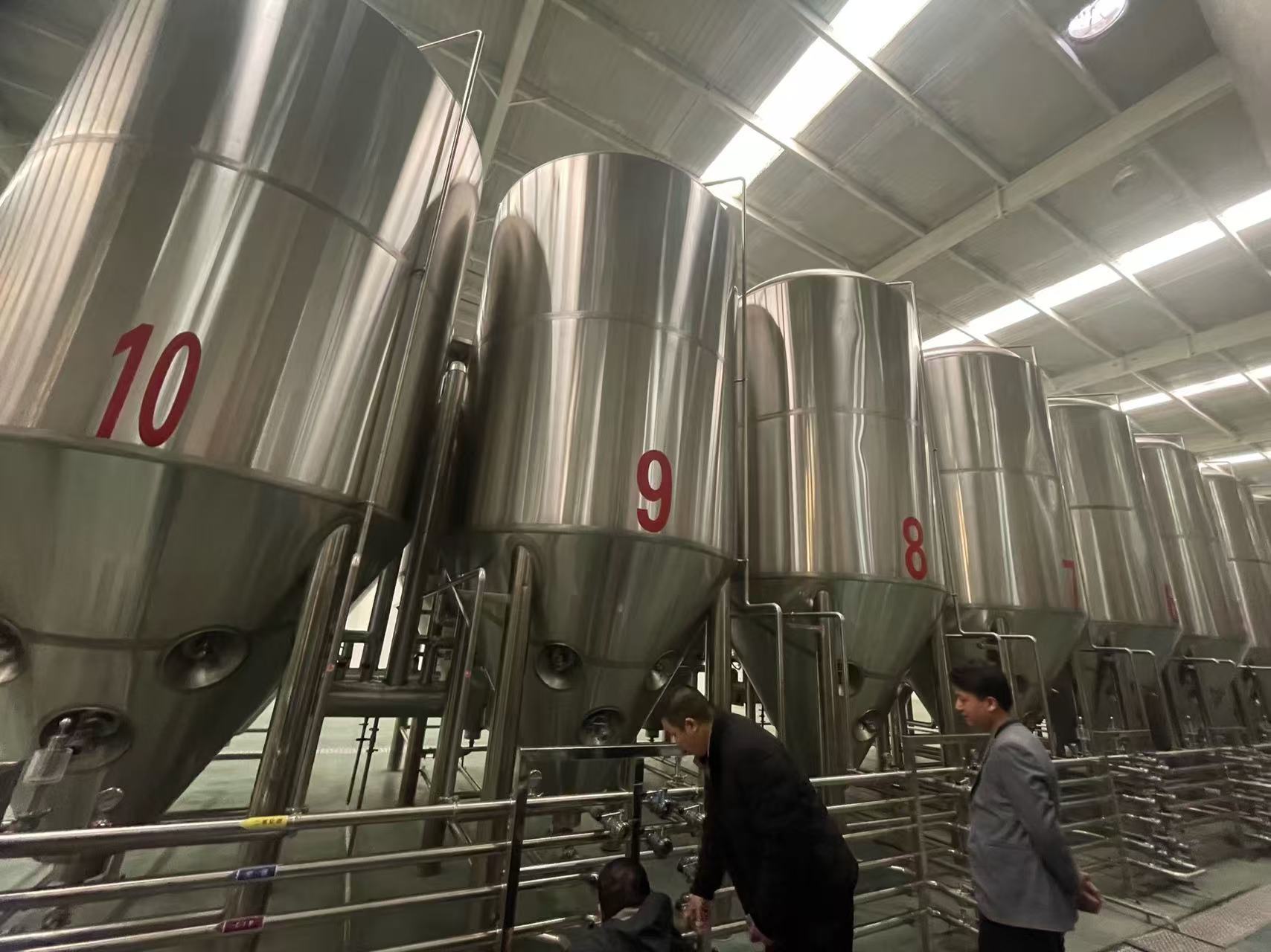 新绛精酿啤酒设备厂—平面布置、设备设计、制造、调试、培训等一条龙服务